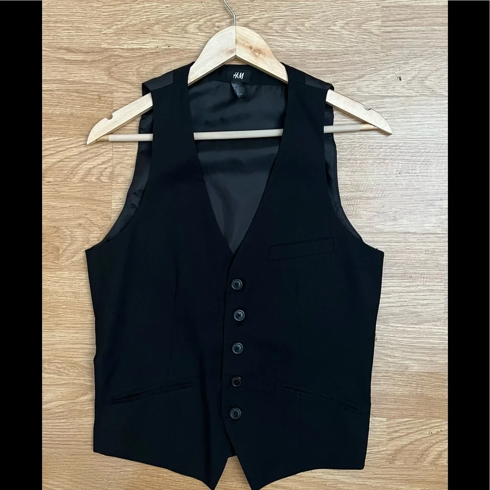 H&M VEST ( US 34 R / S) - Picture 2 of 3